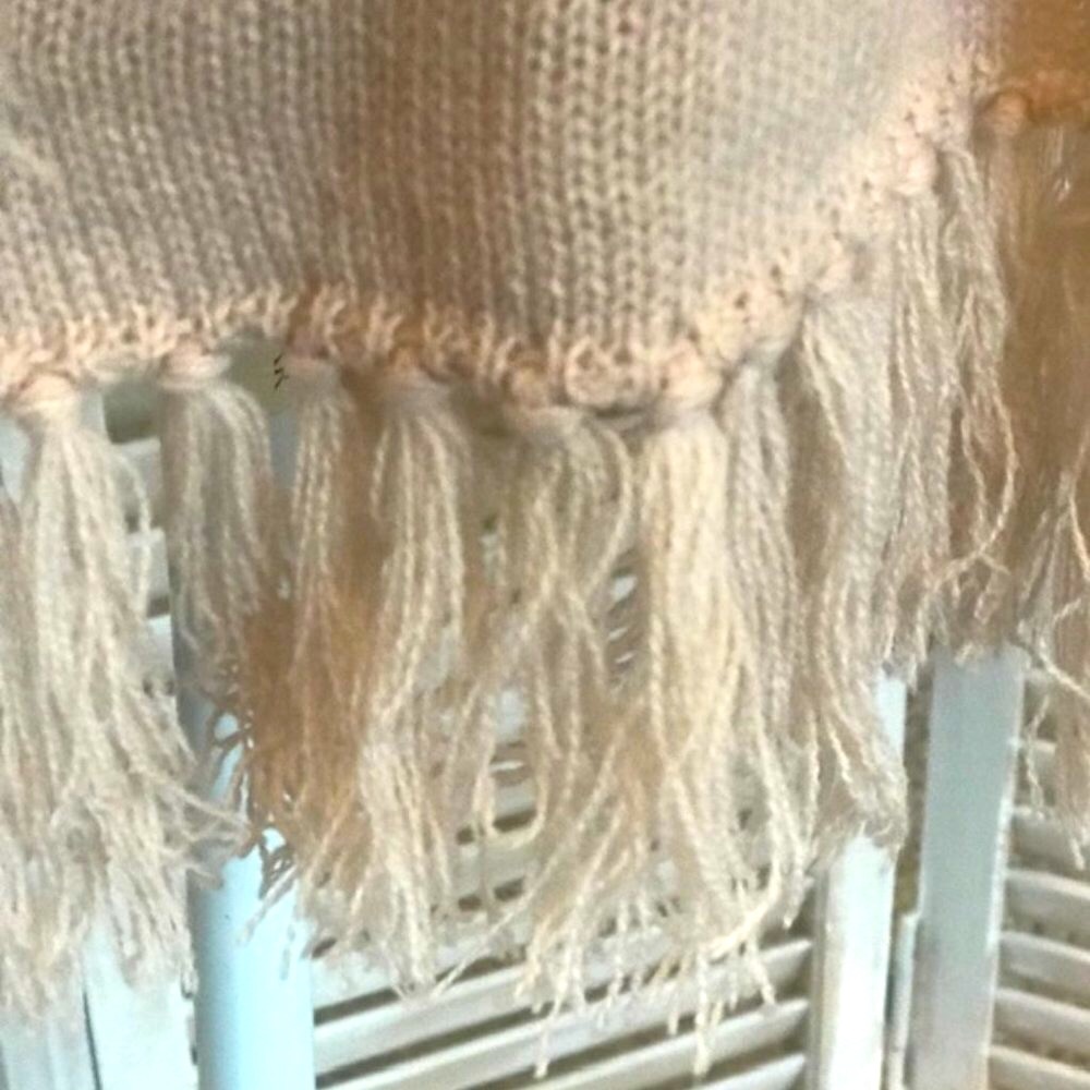 BOUTIQUE- CURVY SWEATER WITH TASSELS, NEUTRAL BLUSH COLOR - Picture 3 of 6